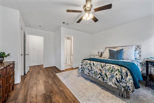 9750 Gulfstream Drive, Conroe, TX 77303