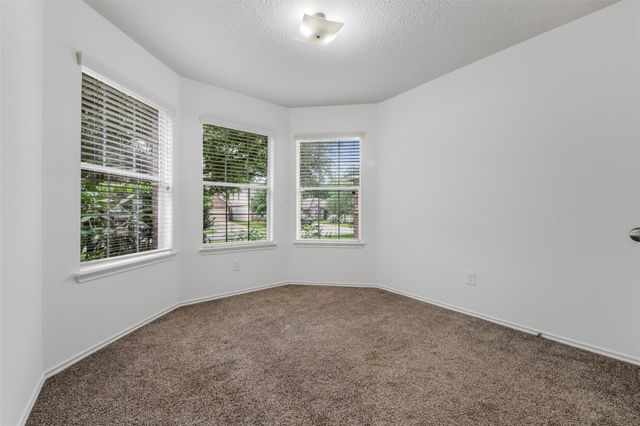 9750 Gulfstream Drive, Conroe, TX 77303