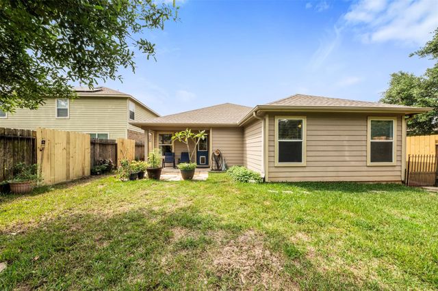 9750 Gulfstream Drive, Conroe, TX 77303