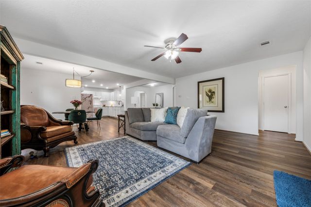 9750 Gulfstream Drive, Conroe, TX 77303