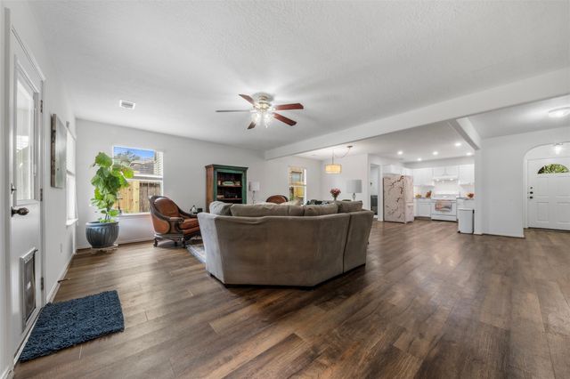 9750 Gulfstream Drive, Conroe, TX 77303