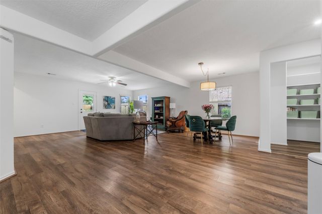 9750 Gulfstream Drive, Conroe, TX 77303