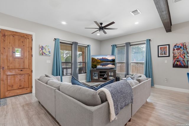 327 W Baylor St, San Antonio, TX 78204