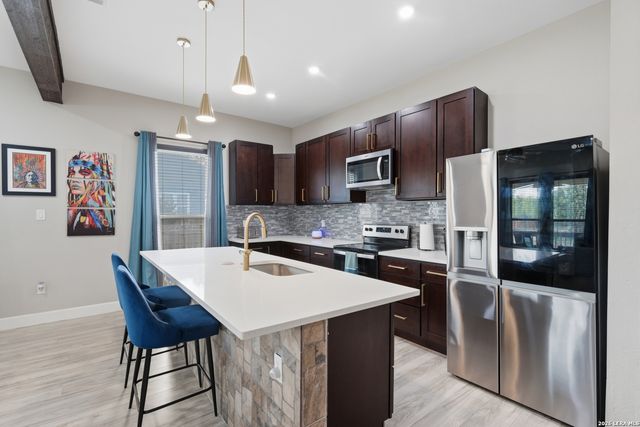 327 W Baylor St, San Antonio, TX 78204