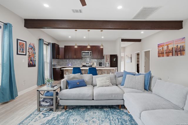 327 W Baylor St, San Antonio, TX 78204