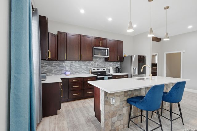 327 W Baylor St, San Antonio, TX 78204