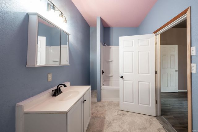 436 Bellville Avenue, Andrews, IN 46702