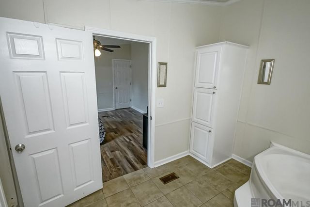 9958 Little John Ave, Denham Springs, LA 70706