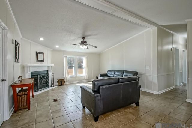 9958 Little John Ave, Denham Springs, LA 70706