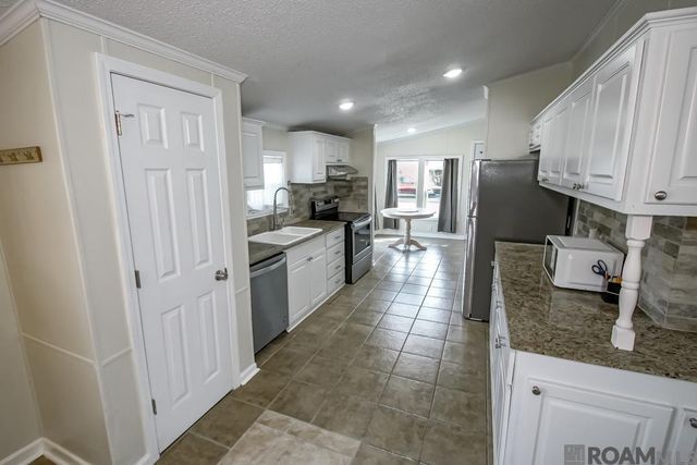 9958 Little John Ave, Denham Springs, LA 70706