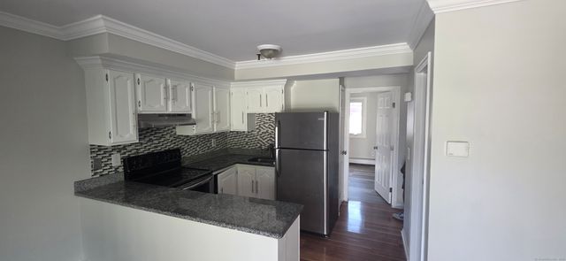 678 Savin Avenue APT 2C, West Haven, CT 06516