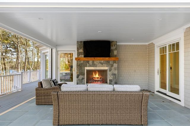 19 Walkerwoods Dr, Harwich, MA 02645