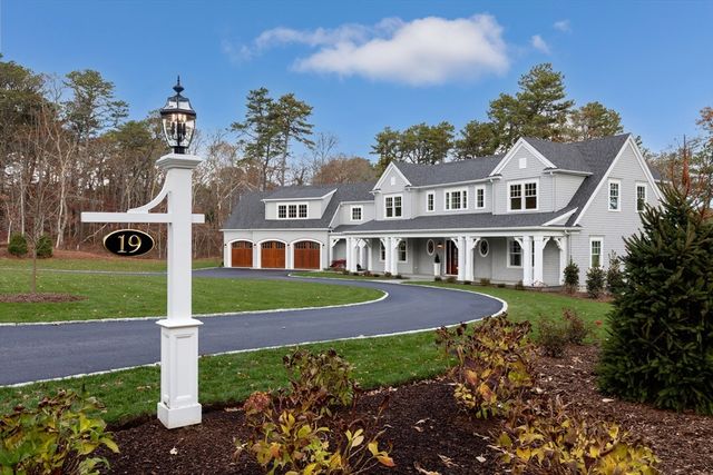 19 Walkerwoods Dr, Harwich, MA 02645