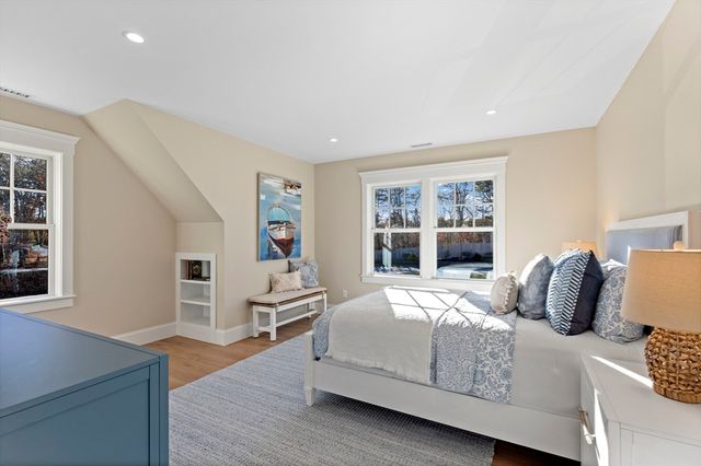 19 Walkerwoods Dr, Harwich, MA 02645