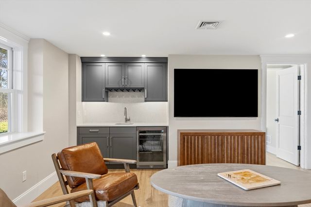 19 Walkerwoods Dr, Harwich, MA 02645