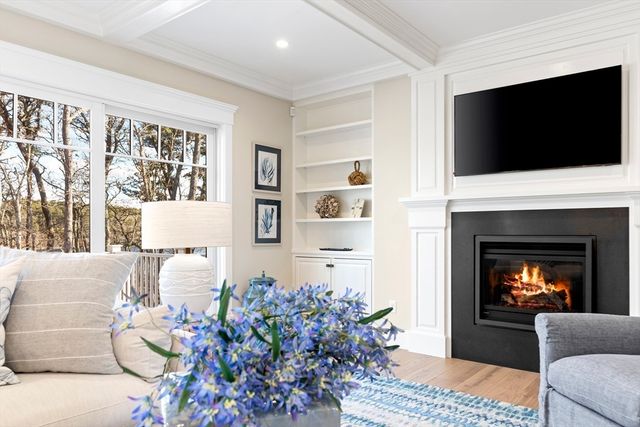 19 Walkerwoods Dr, Harwich, MA 02645