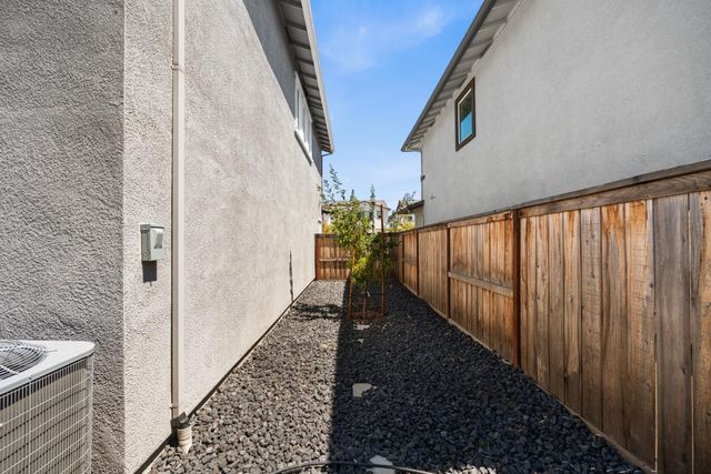 652 Independence Ave, Lincoln, CA 95648