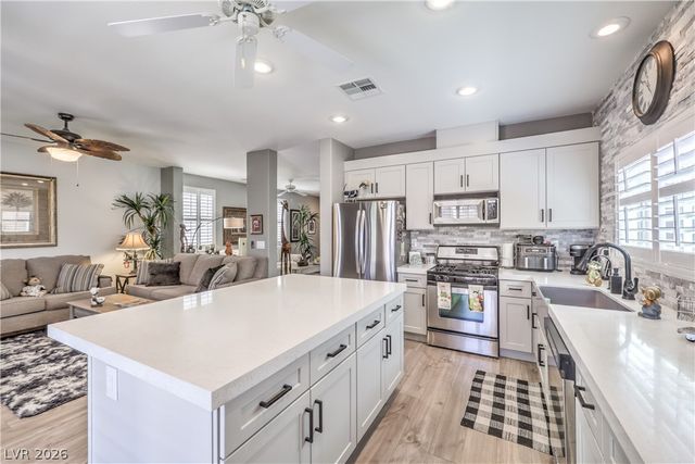 5321 Jackson Valley Court, Las Vegas, NV 89131