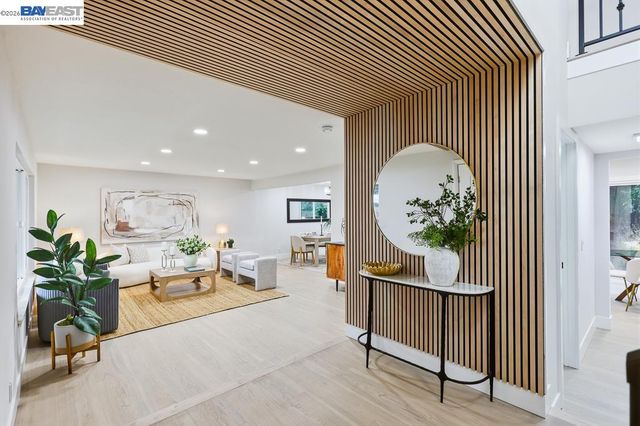 74 Hazelnut Ct, San Ramon, CA 94583