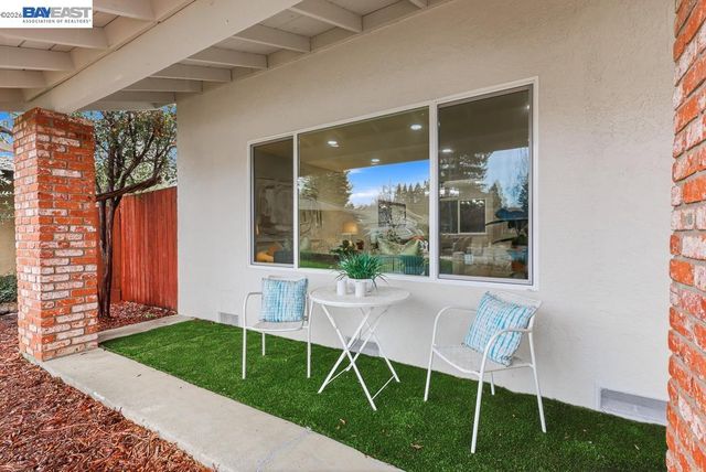 74 Hazelnut Ct, San Ramon, CA 94583