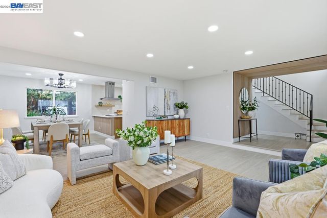 74 Hazelnut Ct, San Ramon, CA 94583