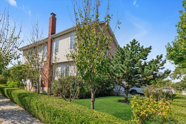 199 Royal Avenue, Mineola, NY 11501