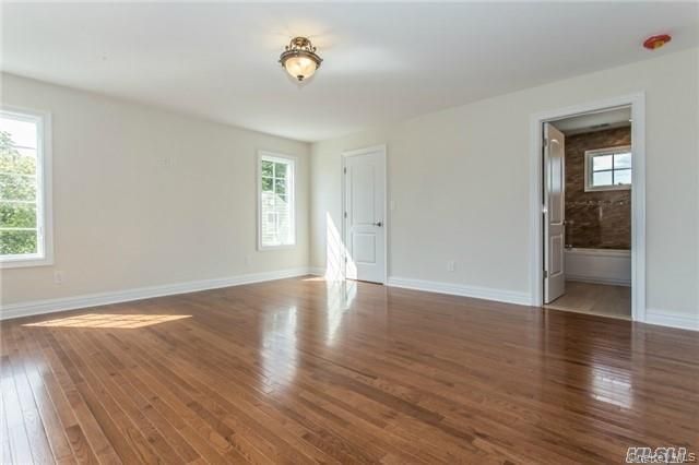 199 Royal Avenue, Mineola, NY 11501
