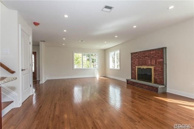 199 Royal Avenue, Mineola, NY 11501