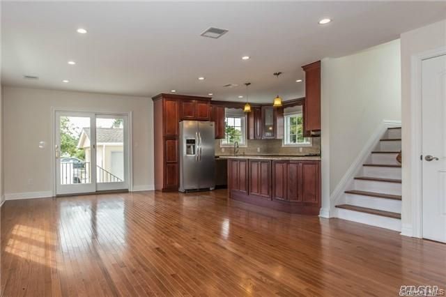 199 Royal Avenue, Mineola, NY 11501
