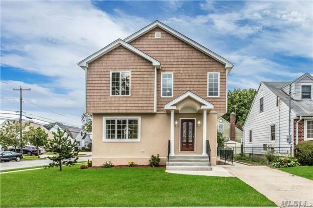 199 Royal Avenue, Mineola, NY 11501 — exterior