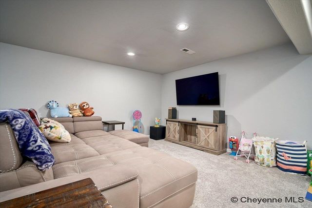 2203 SILVERTON DR, Cheyenne, WY 82001