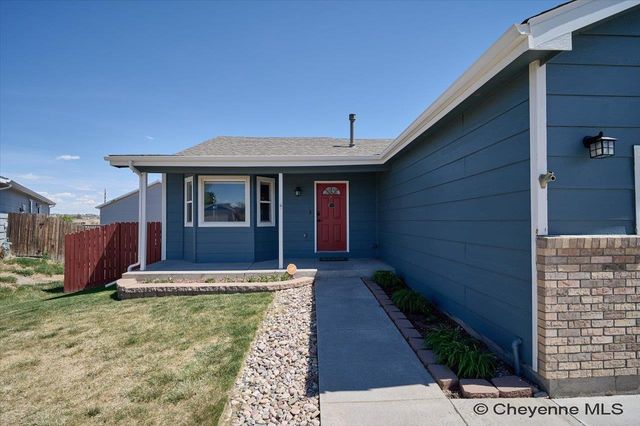 2203 SILVERTON DR, Cheyenne, WY 82001