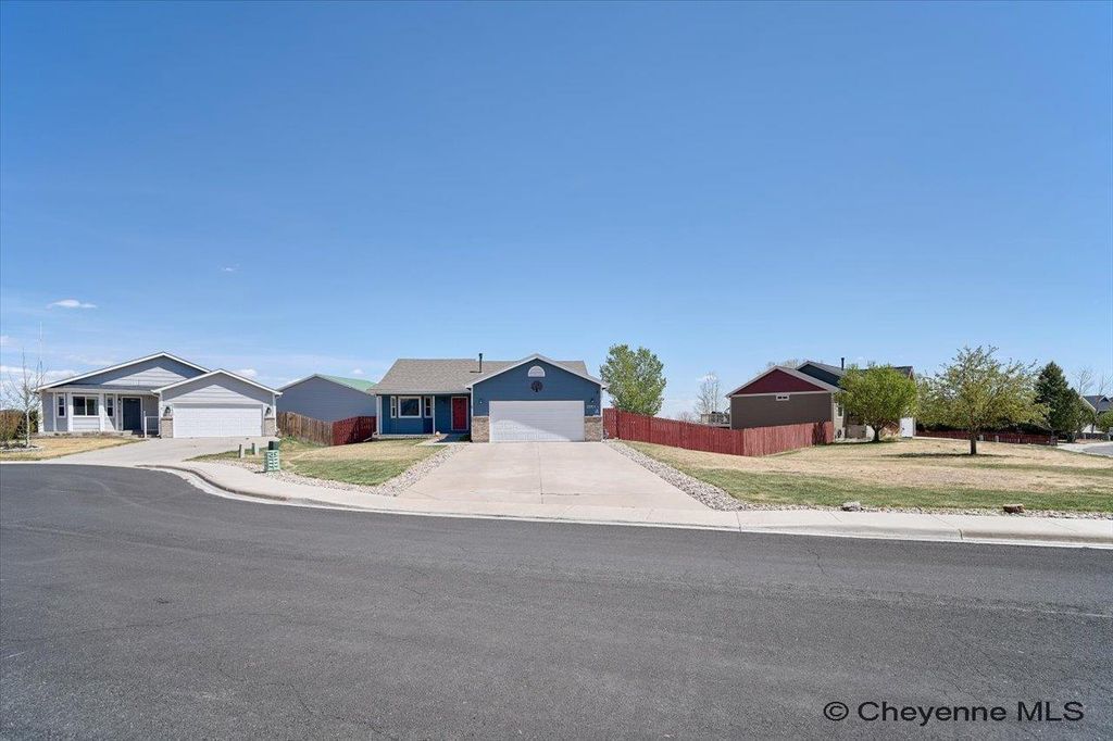 2203 SILVERTON DR, Cheyenne, WY 82001