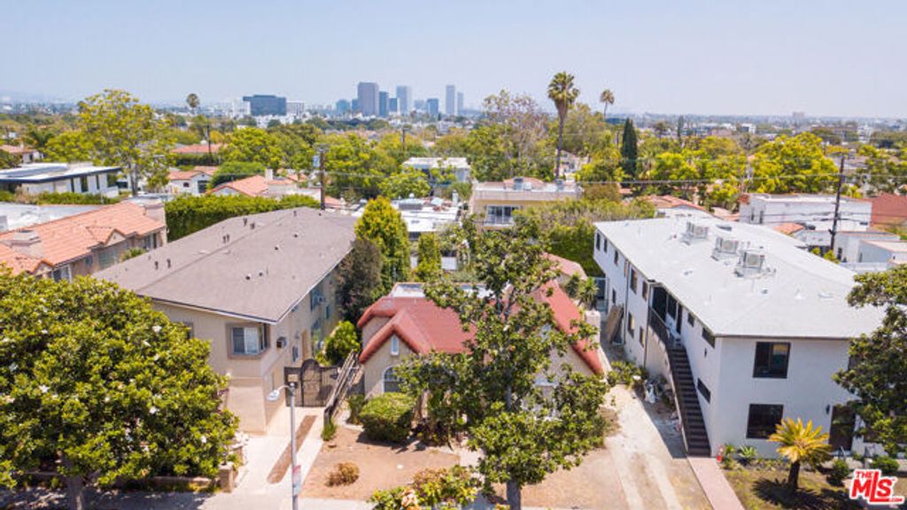 332 S Doheny Drive, Beverly Hills, CA 90211
