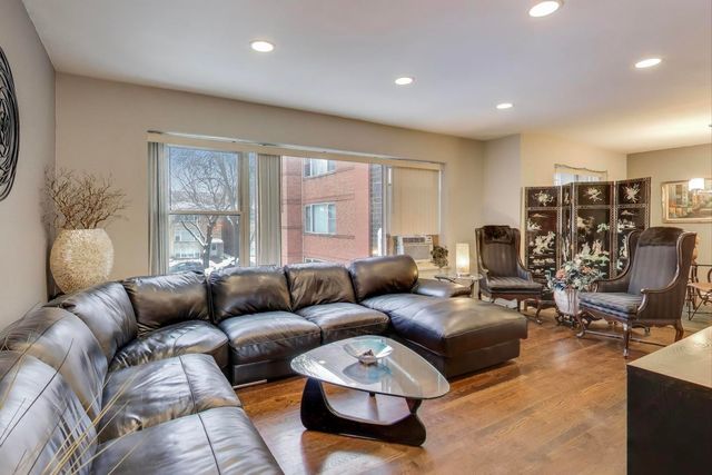 2641 W Fitch Avenue 2, Chicago, IL 60645