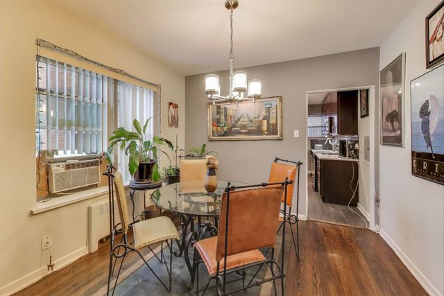 2641 W Fitch Avenue 2, Chicago, IL 60645
