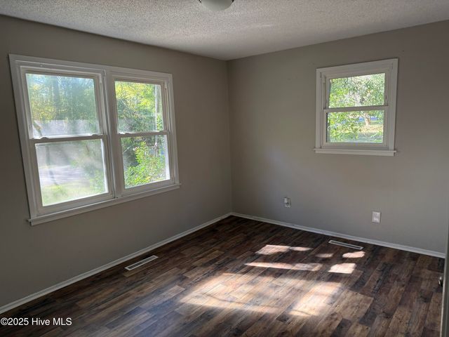 809 River Street, Jacksonville, NC 28540