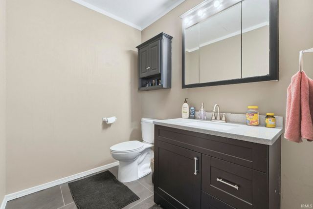 2725 Kenwood Avenue, Fort Wayne, IN 46805