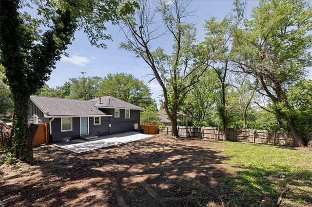 11207 Monroe Court, Kansas City, MO 64137