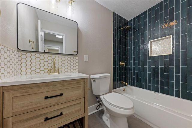 11207 Monroe Court, Kansas City, MO 64137