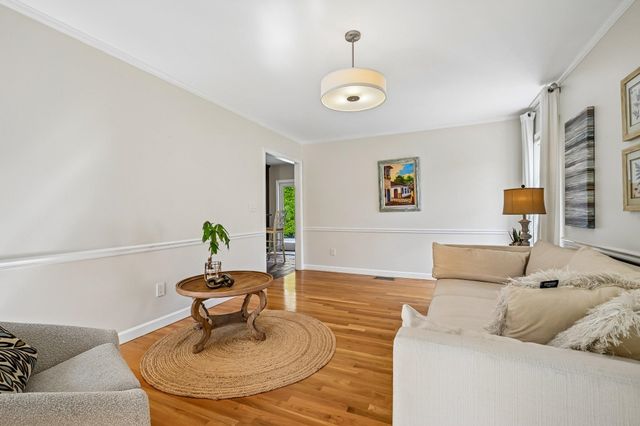 11 Longmeadow Road, Windham, NH 03087