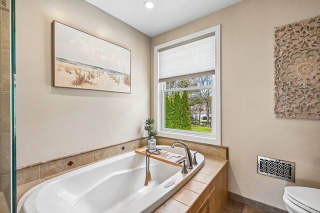 11 Longmeadow Road, Windham, NH 03087