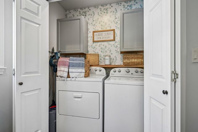 11 Longmeadow Road, Windham, NH 03087