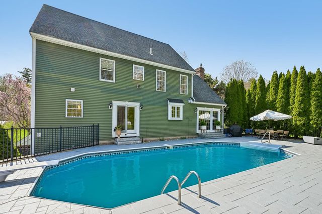 11 Longmeadow Road, Windham, NH 03087