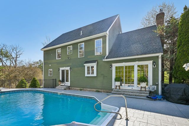 11 Longmeadow Road, Windham, NH 03087