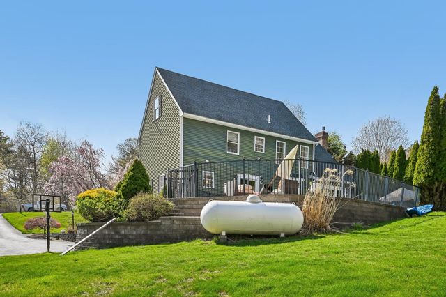 11 Longmeadow Road, Windham, NH 03087