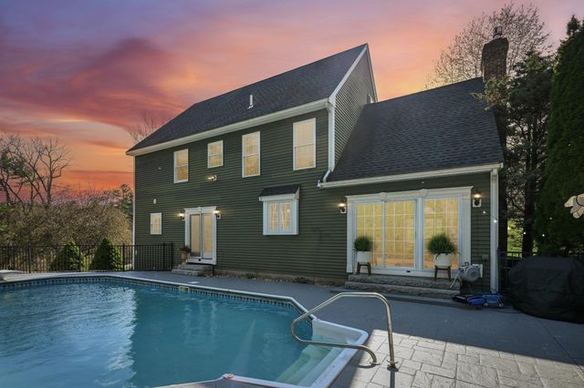 11 Longmeadow Road, Windham, NH 03087