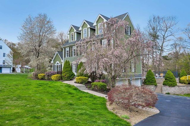 11 Longmeadow Road, Windham, NH 03087