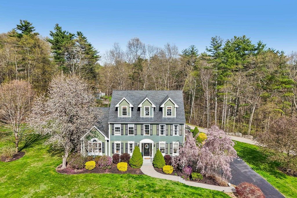 11 Longmeadow Road, Windham, NH 03087