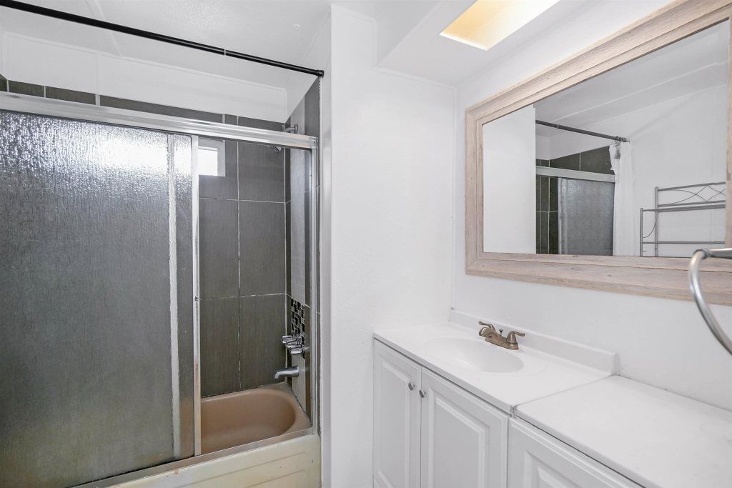 Image 21 of property listing at 26 David Dr, Concord, CA 94518